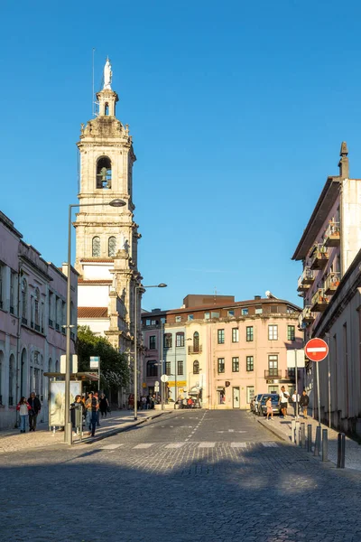 葡萄牙布拉加 2023年4月30日 卡莫教堂塔的风景 Igreja Carmo 葡萄牙布拉加和街头 — 图库照片