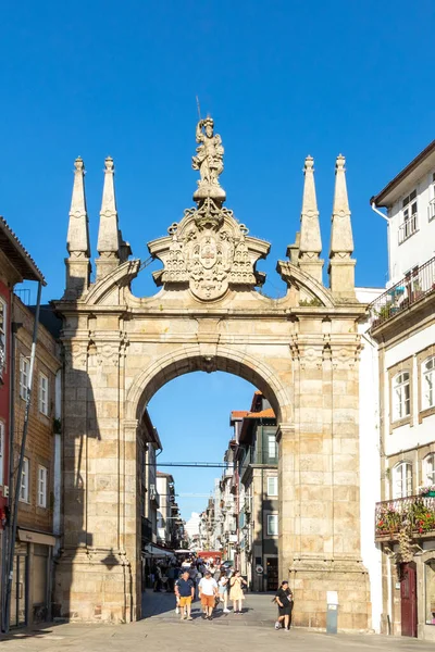 葡萄牙布拉加 2023年4月30日 新门拱门 Arco Porta Nova 位于历史古城入口处的18世纪晚期巴洛克建筑 — 图库照片