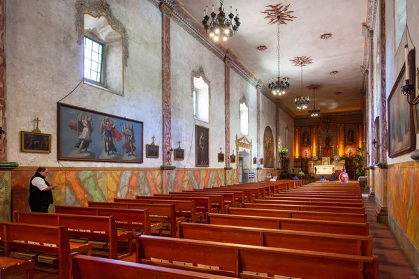 美国圣巴巴拉 2012年6月23日 圣巴巴拉教堂始建于15世纪晚期哥特式教堂 — 图库照片