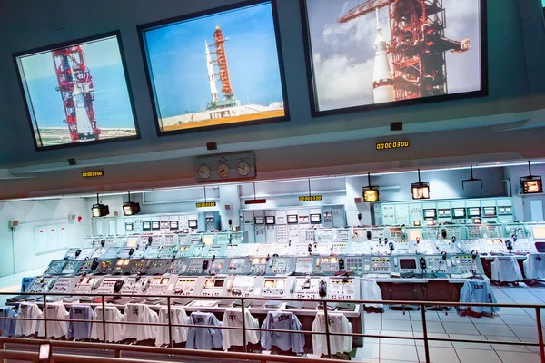 美国奥兰多 2010年7月25日 阿波罗1960年飞行任务控制设备在美国肯尼迪航天中心展出 — 图库照片
