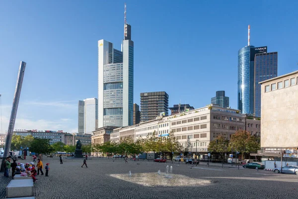 Pohled Moderní Mrakodrap Commerzbank Tower Frankfurtu Hessian County Bank Helaba — Stock fotografie