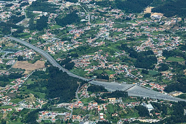 ポルトガルの高速道路料金所とポルトの近くの風景の航空 — ストック写真