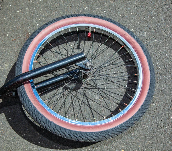 Framhjul Vid Skateparken Bmx Trick Bike — Stockfoto