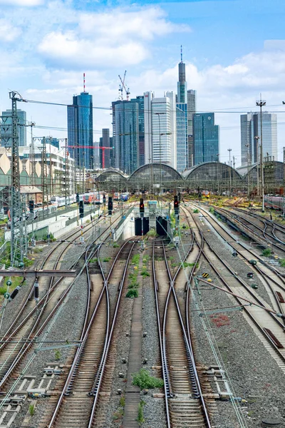 Frankfurt Almanya Mayıs 2023 Trenle Merkez Tren Istasyonuna Girerken Frabkfurt — Stok fotoğraf