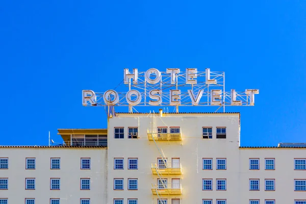 美国洛杉矶 2012年6月26日 美国好莱坞著名的历史性罗斯福酒店的立面 它首次开业于1927年5月15日 现在由Thompson旅馆管理 — 图库照片