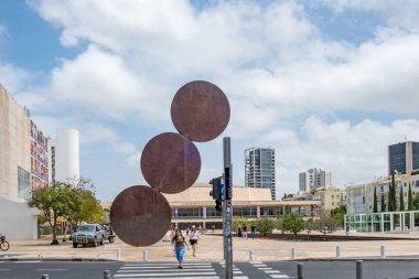 Tel Aviv, İsrail - 18 Mayıs 2023: Kültür Sarayı veya Charles Bronfman Konser Salonu İsrail 'in Tel Aviv kentindeki en büyük konser salonudur..