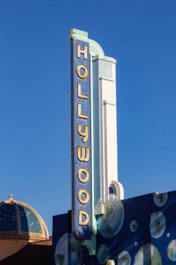 Los Angeles, ABD - 24 Haziran 2012: Los Angeles 'ta tarihi Hollywood Tabelası Sanat deco tarzı, California, Şöhret Yolu' ndan görüldü.