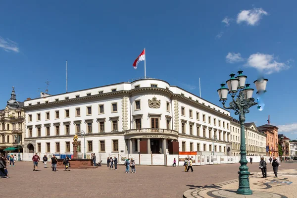 Wiesbaden Alemanha Maio 2023 Pessoas Visitam Praça Castelo Parlamento Hessiano — Fotografia de Stock