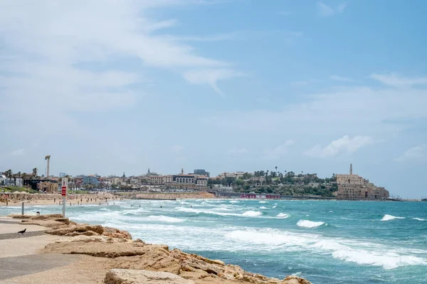 Tel Aviv Israel Maio 2023 Pessoas Desfrutam Bela Praia Areia — Fotografia de Stock