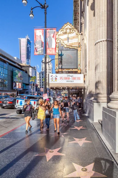 Лос Анджелес Сша Червня 2012 Люди Виходять Бульвар Голлівуду Прогулянку — стокове фото