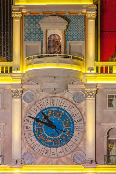 美国拉斯维加斯 2012年6月15日 拉斯维加斯 威尼斯酒店和赌场带有钟楼的圣马可广场复制品的立面 — 图库照片