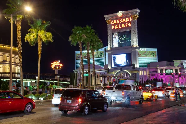 Λας Βέγκας Ηπα Ιουνίου 2012 Αυτοκίνητα Στο Las Vegas Νύχτα — Φωτογραφία Αρχείου