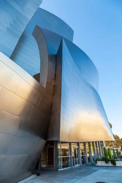 ロサンゼルス アメリカ 2012年7月27日 ラのウォルト ディズニー コンサートホール 建物はフランク ゲーリーによって設計され 2003年にオープンしました — ストック写真