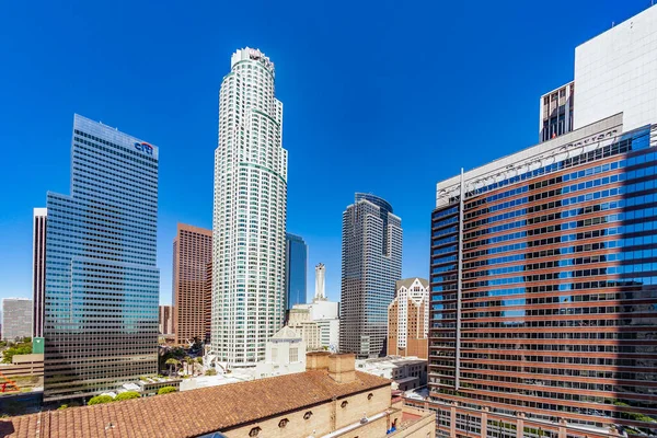 美国洛杉矶 2012年6月27日 洛杉矶市中心摩天大楼的前景 — 图库照片