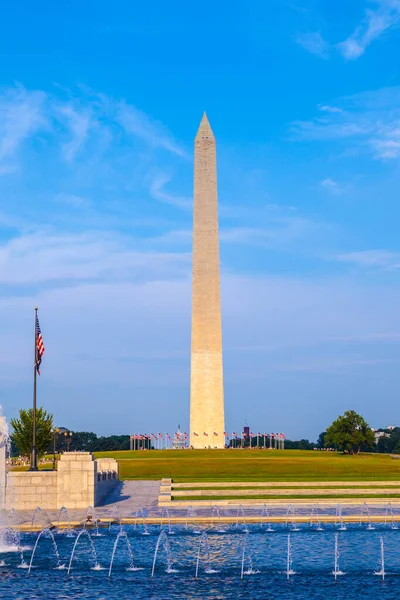 センターのワシントン のワシントン記念塔 — ストック写真