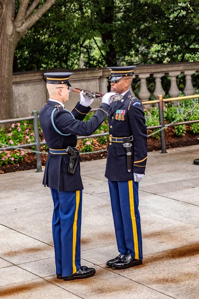 Washington Usa July 2010 Changing Guard Afternoon Grave Unknown Soldier — Stock Photo, Image