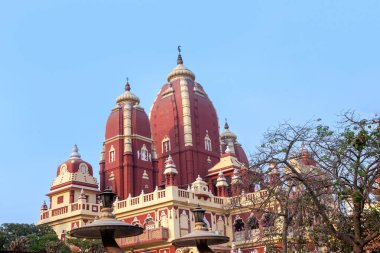 Laxminarayan Mandir, Hindistan 'ın başkenti Delhi' de bulunan bir Hint tapınağıdır. Mahatma Gandhi tarafından açılışı yapılan tapınak, 1933 ve 1939 yıllarında Jugal Kishore Birla tarafından inşa edilmiştir..