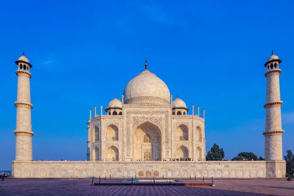 Taj Mahal India Sotto Cielo Blu Con Iscrizione Del Corano — Foto Stock
