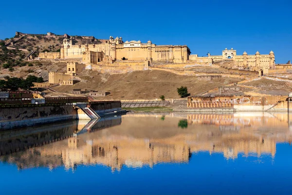 Beroemde Amber Fort Jaipur Met Reflectie Meer India — Stockfoto