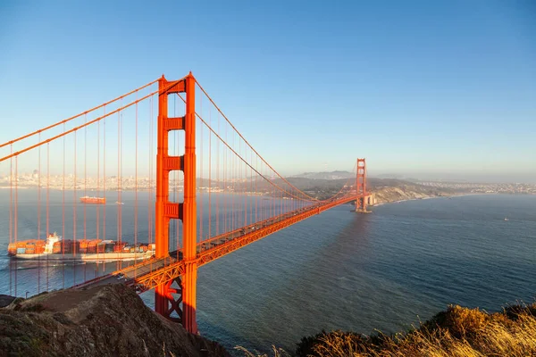 Ünlü San Francisco Golden Gate Köprüsü Öğleden Sonra Işığı Altında — Stok fotoğraf