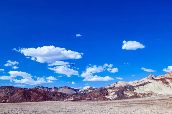 美国艺术家调色板上的死亡谷沙漠风景 — 图库照片