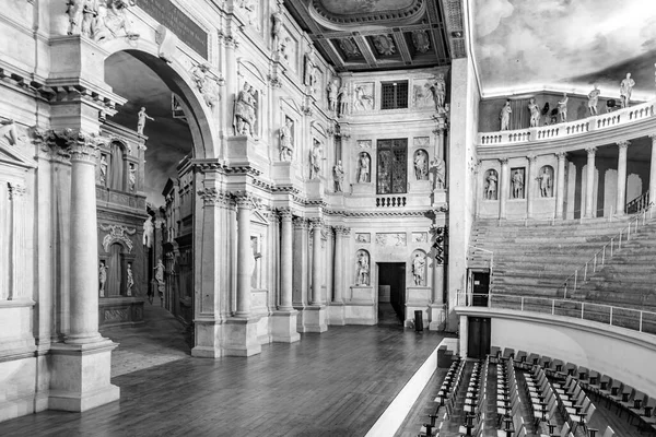ヴィチェンツァ イタリア 2009年8月4日 劇場オリンピコは 建築家アンドレア パッラーディオによって建てられた 現存する唯一の3つのルネサンス劇場の一つです — ストック写真