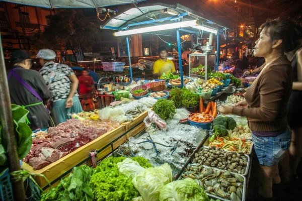 Bangkok Thailand December 2009 Food Hawker Night Market Street Offer — Stock Photo, Image