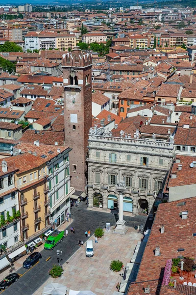 イタリアのヴェローナ 2009年8月5日 イタリアのヴェローナにある奇跡の広場への空中ビュー — ストック写真