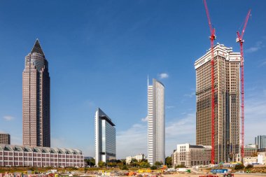 Frankfurt, Almanya - 12 Eylül 2010: Messeturm - Frankfurt, Almanya Adil Kulesi