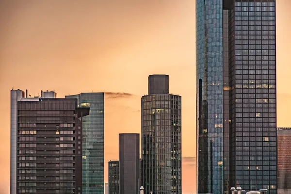 Skyline Moderno Frankfurt Con Edificios Oficinas Puesta Del Sol —  Fotos de Stock