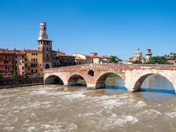 Viejo Puente Romano Verona Atraviesa Río Etsch — Foto de Stock