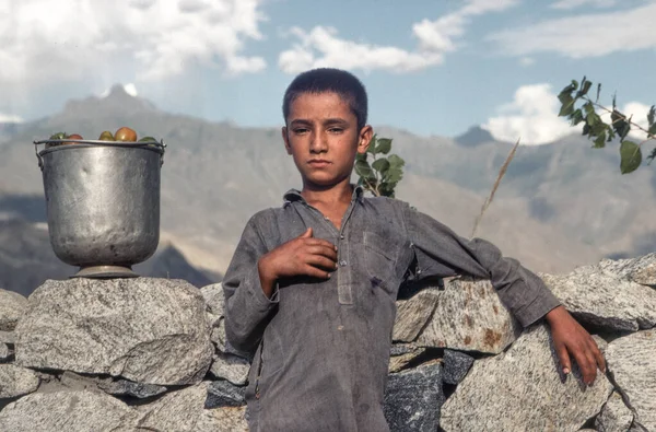 Гілгіт Пакистан Червня 1987 Портрет Невідомого Робочого Хлопчика Гілгіт Пакистан — стокове фото