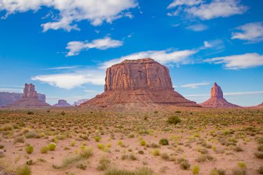 bir dev kumtaşı oluşumdur monument Valley Merrik butte