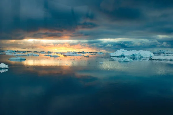 Ilulissat Gelado Groenlândia Com Grande Iceberg Cênico — Fotografia de Stock