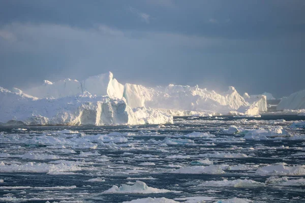 Grönland Ilulissat Buzul Heykeli Büyük Manzaralı Buzdağı — Stok fotoğraf