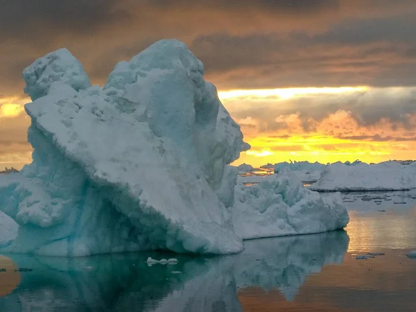Ilulissat Icefjord Στη Γροιλανδία Μεγάλο Γραφικό Παγόβουνο — Φωτογραφία Αρχείου