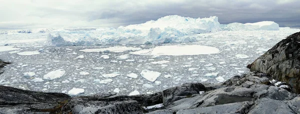 Ilulissat Fiord Lodowy Grenlandii Dużą Malowniczą Górą Lodową — Zdjęcie stockowe