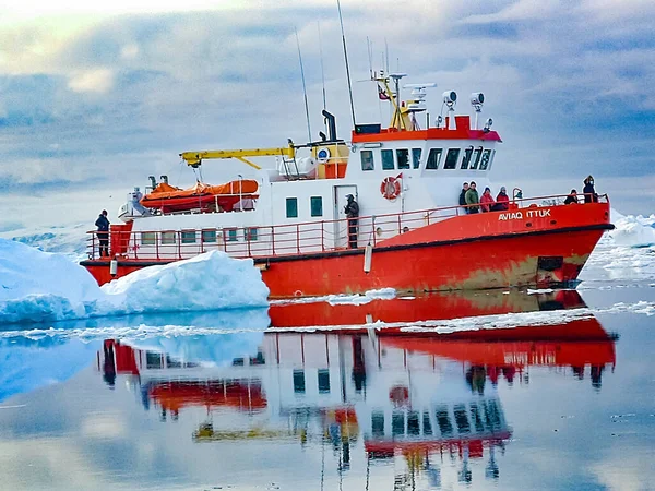 Illuissat Grönland Június 2023 Jégtörő Aviaq Ittuk Jég Közelében Illuissat — Stock Fotó