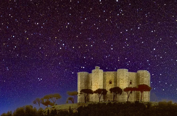 アンドリア イタリア 1995年1月3日 モンテ城 バーリのフレデリク2世の城への星の夜景 — ストック写真