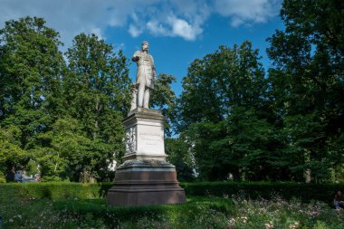 Kral Wilhelm 'in Wiesbaden, Almanya' daki Thge Park 'taki heykeli.