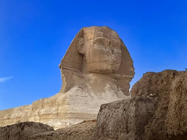 Giza Kahire Mısır Güneşli Mavi Bir Gökyüzü Günündeki Büyük Sfenks — Stok fotoğraf