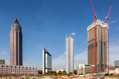 Frankfurt, Almanya - 12 Eylül 2010: Messeturm - Frankfurt, Almanya Adil Kulesi