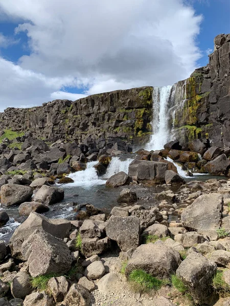 夏には シンクヴェトリル国立公園 アイスランドの美しい Oxararfoss — ストック写真