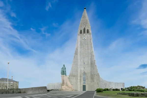 Reykjaivk Zlanda Nın Merkezindeki Modern Hallgrimskirkja Kilisesi — Stok fotoğraf