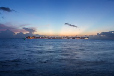 Key West, Florida 'da günbatımı Mallory Meydanı' nda