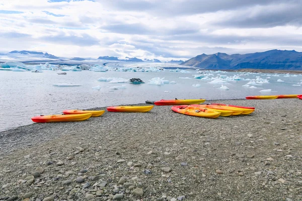 Die Joekulsar Lagune Mit Eisbergen Und Erodierendem Gletscher Island Und — Stockfoto