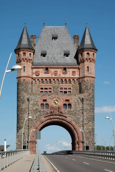 Historical Cultural Monument Tower Landmark Called Nibelungenbrcke Nibelungentor Bridge City — Stock Photo, Image