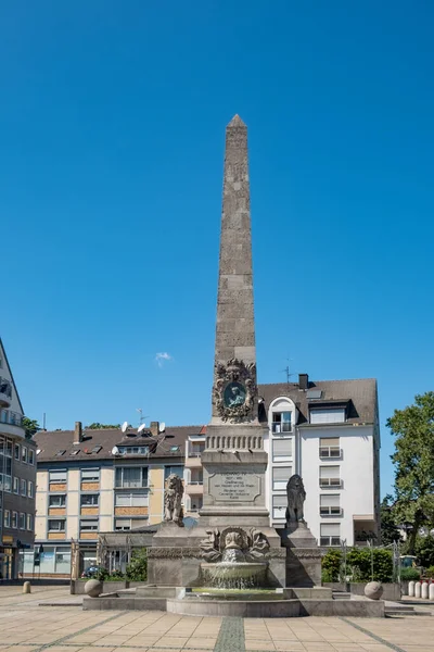 Worms Germany August 2023 Ludwig Monument Obelisk Fountain Unidentified People — Stock Photo, Image