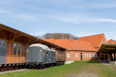 Heringsdorf, Almanya - 17 Nisan 2014: Seebad Heringsdorf, Almanya 'daki ünlü eski tren istasyonu. Tren istasyonu 1896 'da açıldı..