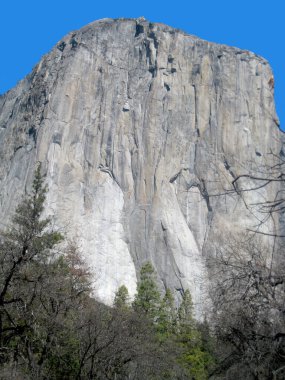 Yosemite Vadisi, ABD 'deki El Capitan' da olası tırmanma rotaları olan bir kaya.